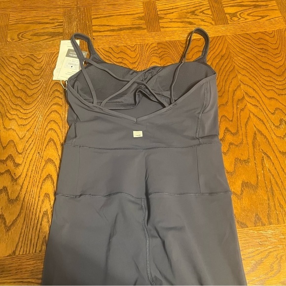 NEW Vuori Mindset 7/8 Jumpsuit in Azure Sz M Yoga Athletic Workouts - Picture 7 of 15